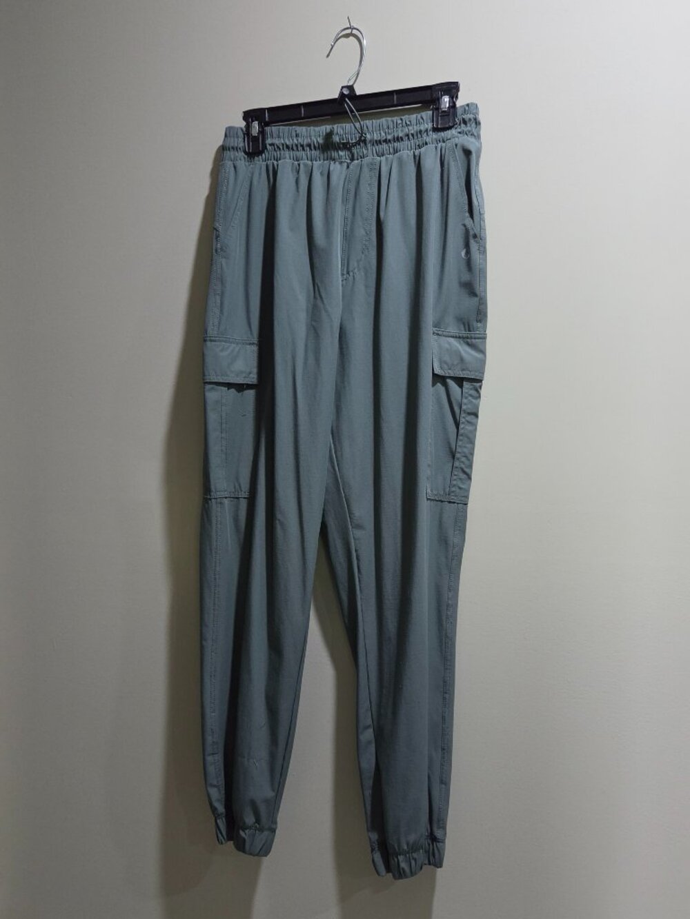 Women's Cargo Barrel Roll Jogger medium